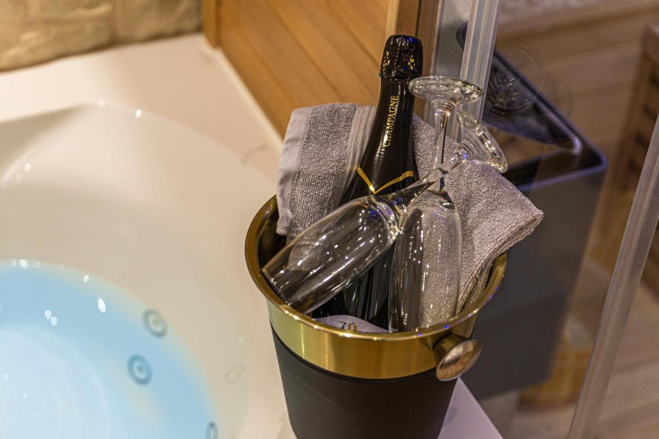 Le Petit Paris - Cocon & Spa & Sauna Шартър Екстериор снимка